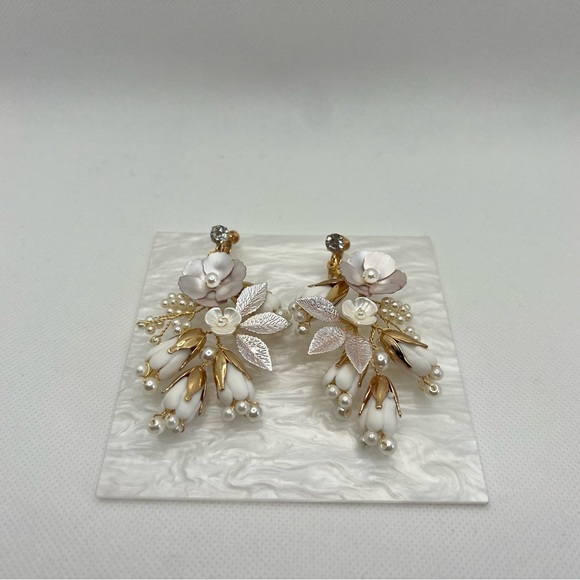 Bridal‎ Earrings - Picture 5 of 8